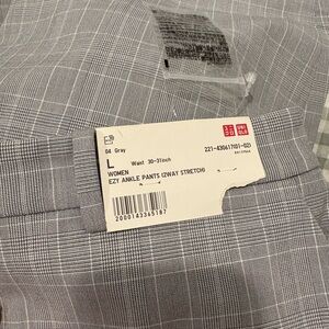 Uniqlo Gray Plaid Ankle Pants